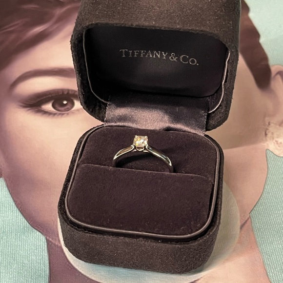 Tiffany & Co. Lucida solitaire - Picture 1 of 10